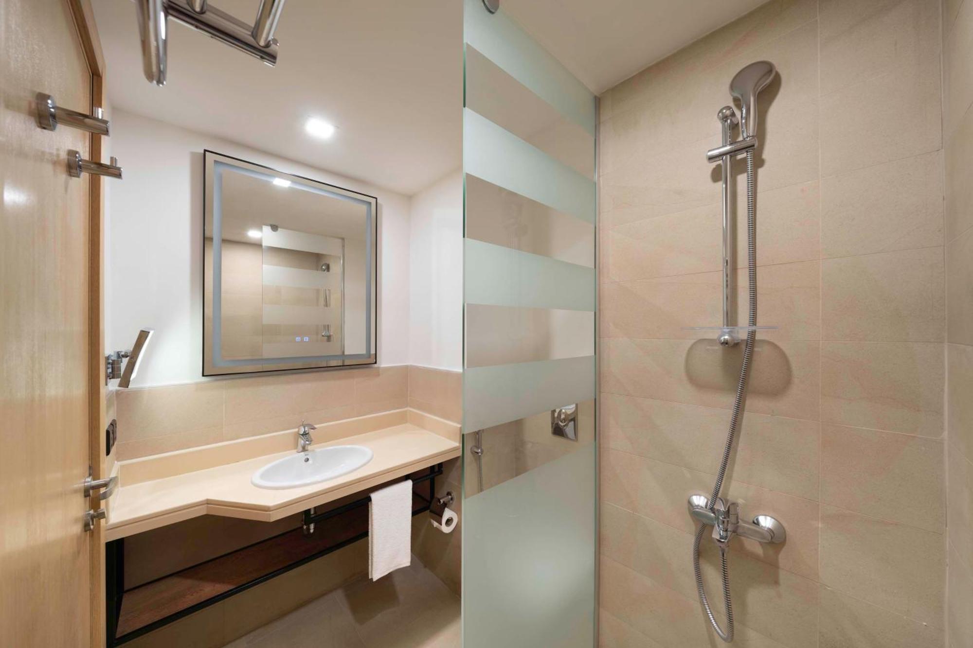 Park Inn By Radisson Makkah Thakher Alsharqi Mecca 外观 照片